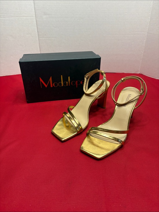 Modatope Shoes - Modatope Gold Square Open Toe Strappy Sandals size 6.5